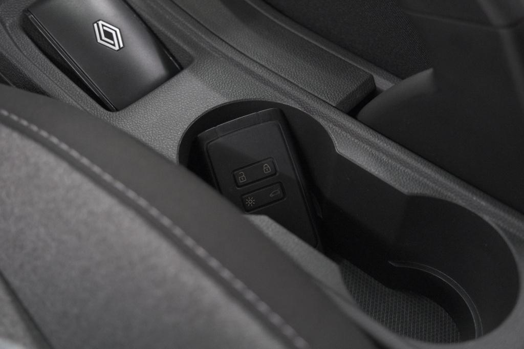 Renault Clio tce 90 gpf evolution | parkeersensoren | navigatie | apple car