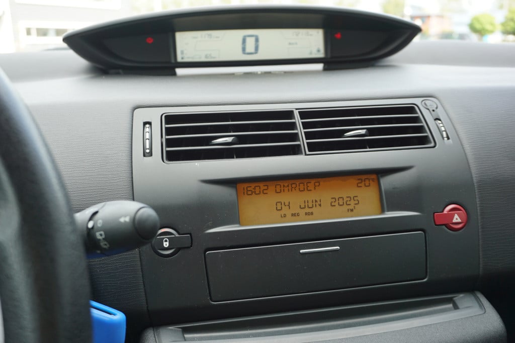Citroen C4 1.6-16v ligne business climate / elektr. ramen / cruise / nap