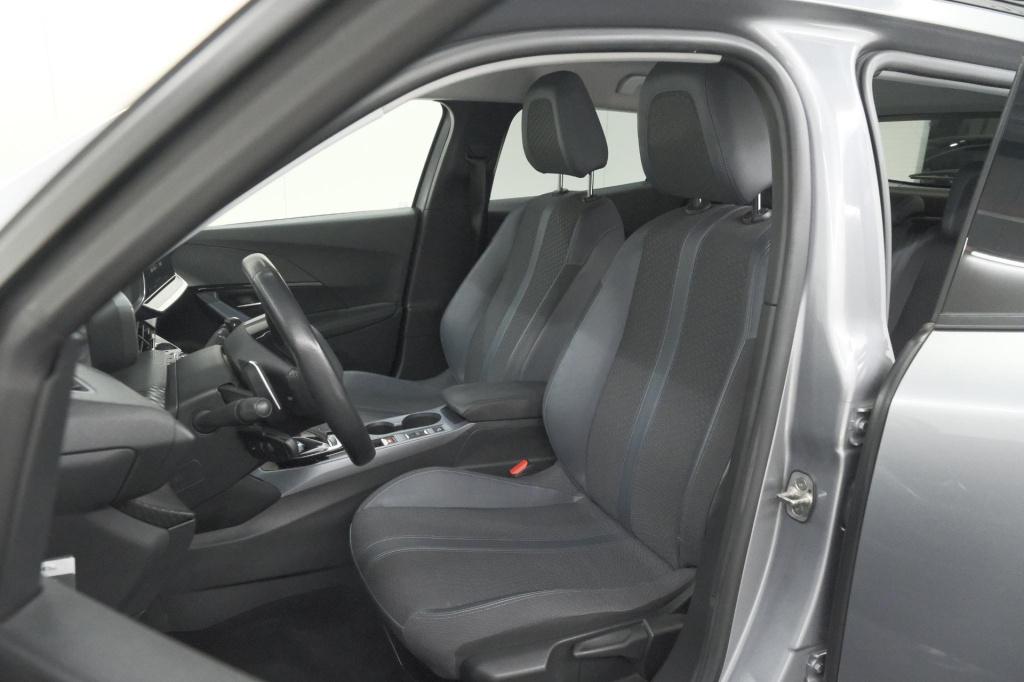 Peugeot 2008 puretech 130 eat8 allure | trekhaak afneembaar | camera | navi