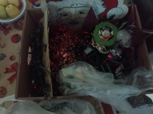 Bananen doos met allerlei kerstversiering