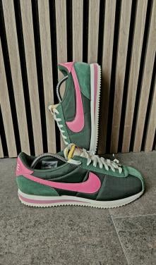 Nike Cortez Sneakers Groen/Roze - Maat 43