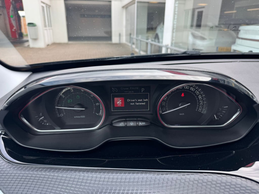 Peugeot 2008 1.2 puretech allure
