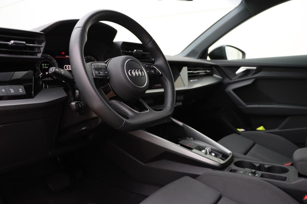 Audi A3 sportback 40 tfsi e s edition 204pk s-tronic | soh 98% l zwart opti