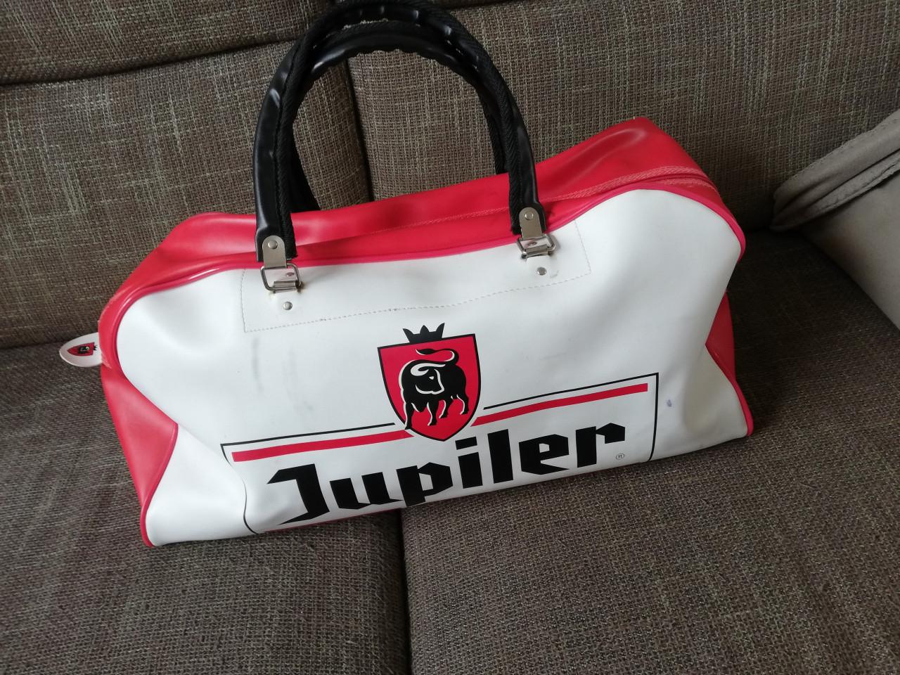Jupiler sporttas rood wit kunstleer