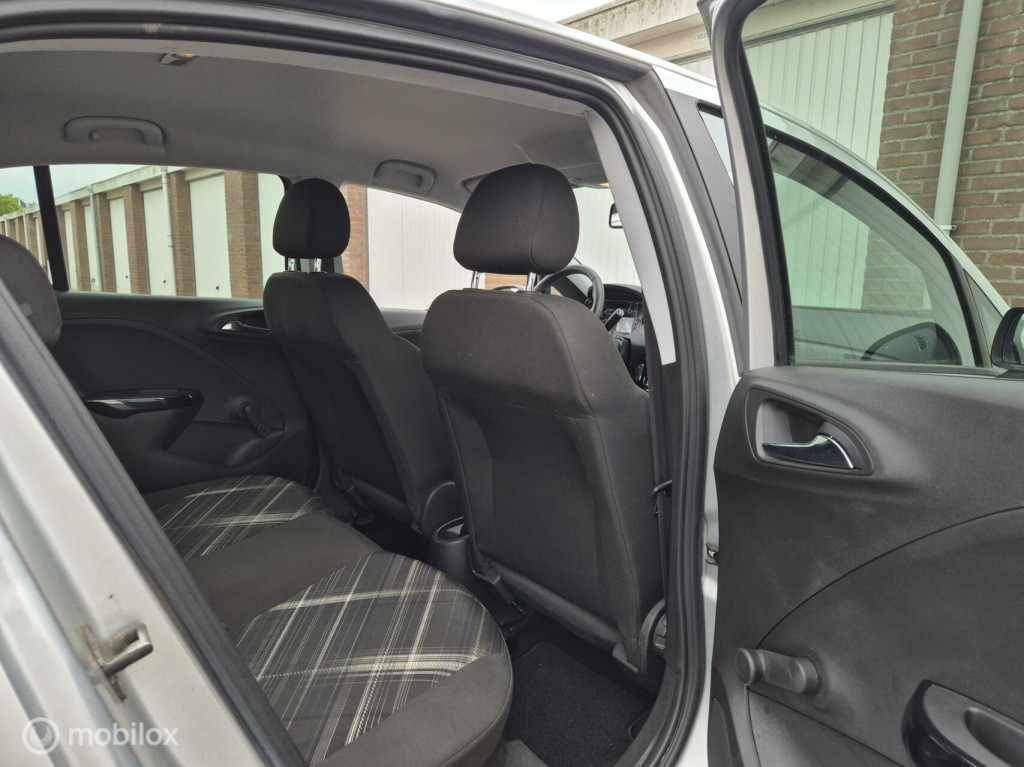 Opel Corsa 1.4 volautomaat / stuur- & stoelverwarming / camera