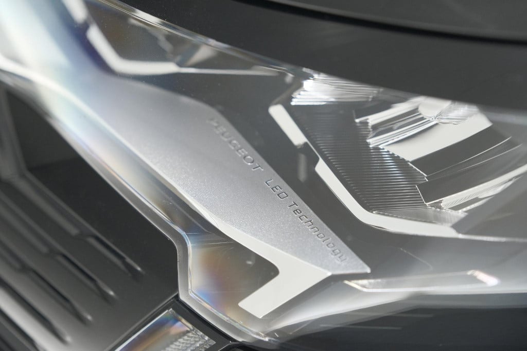 Peugeot 5008 puretech 130 eat8 active | 7 zitplaatsen | camera | navigatie 