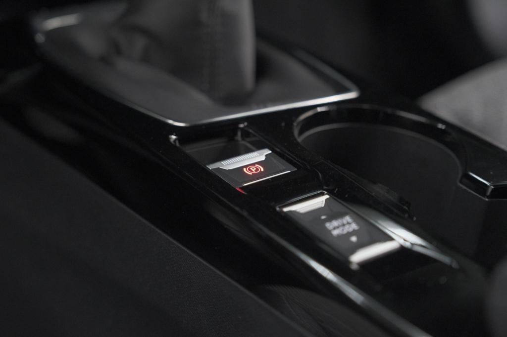 Peugeot 2008 puretech 100 allure | camera | navigatie | parkeersensoren | a