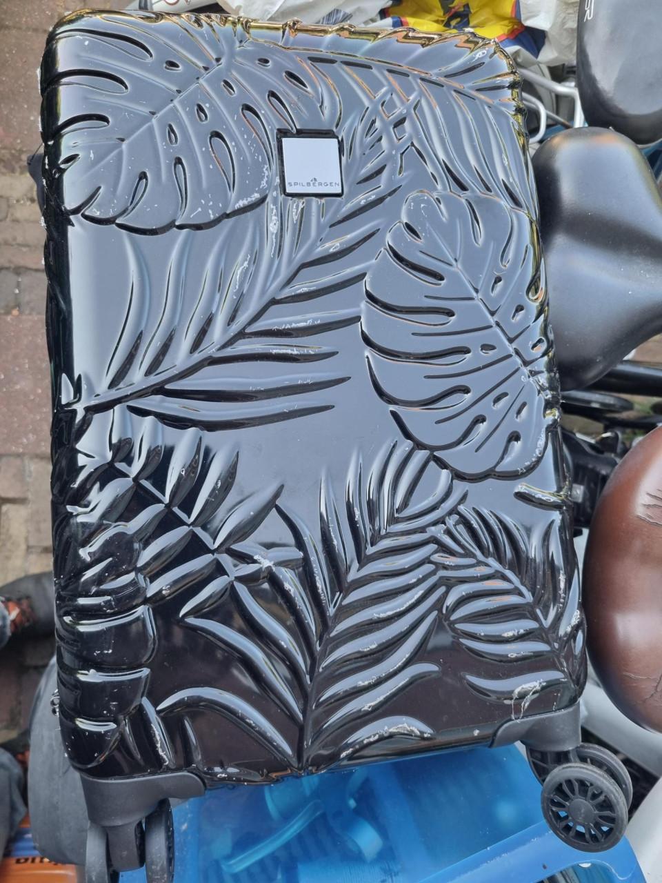 Rol-Koffers roze / groen & tas, blauw met inhoud rugzak + tas + kleine tas