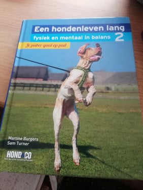 Boek, een hondenleven lang, deel 2 van Martine Burgers