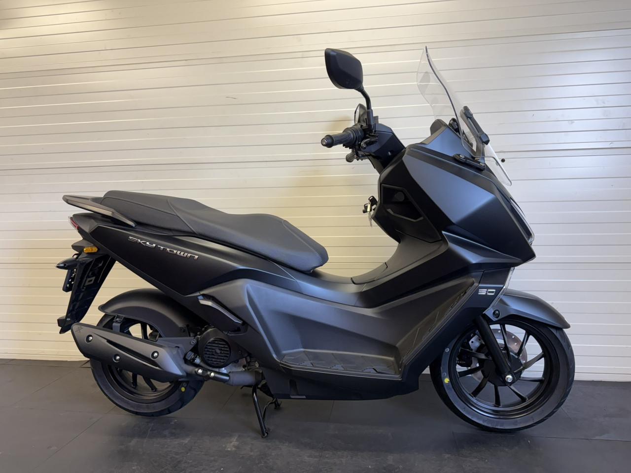 Kymco Skytown 50 weer uit voorraad leverbaar!