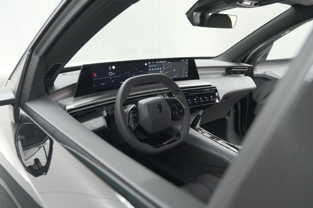 Peugeot 5008 1.2 hybrid 145 gt | panoramadak | camera | elektrische achterk