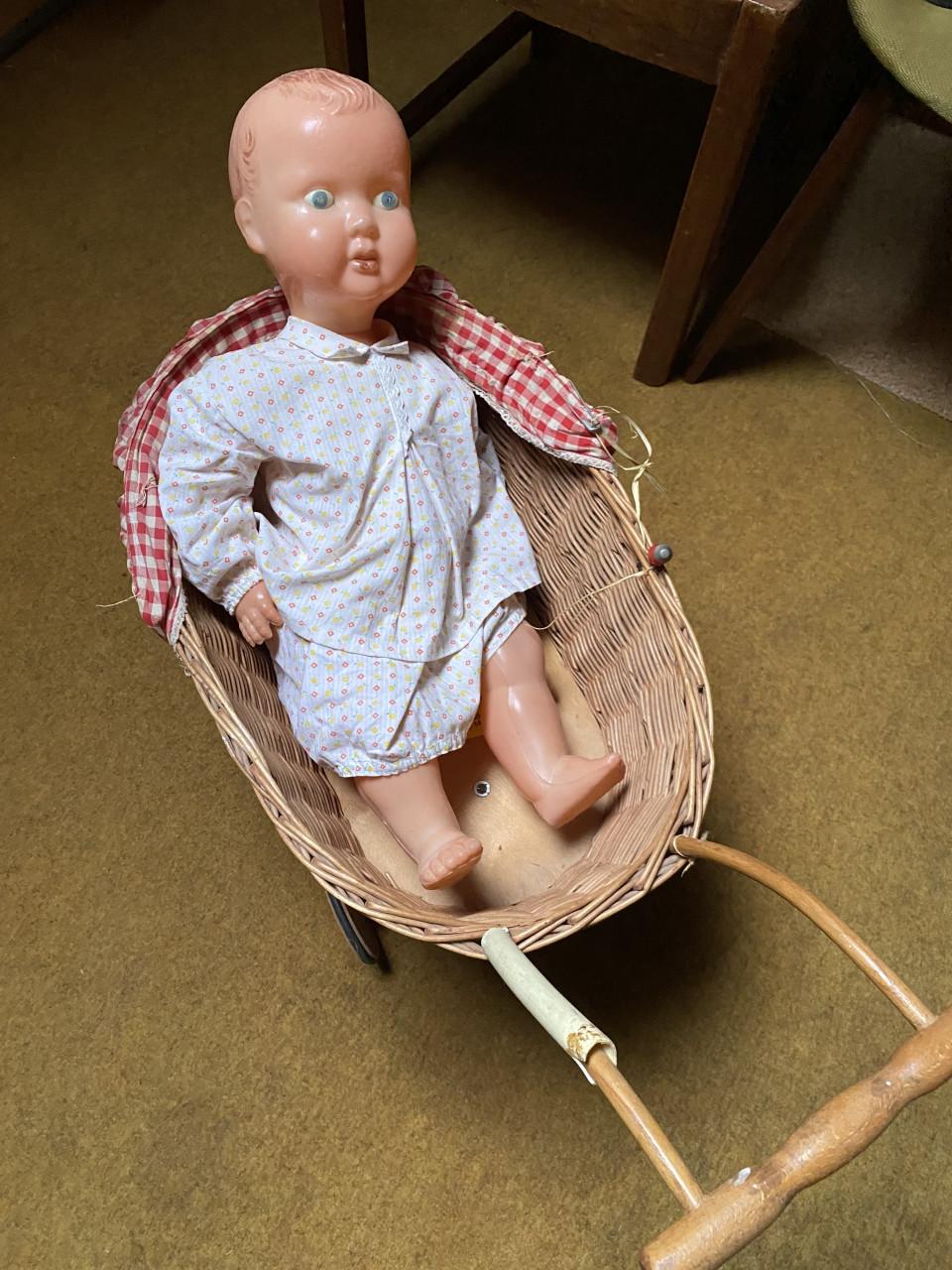 Gevulde iude kinderwagen