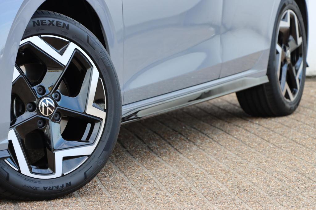 Volkswagen Golf 1.5 etsi r-line edition 150pk dsg7