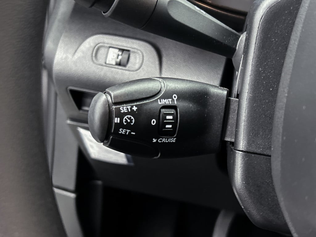 Citroen Berlingo bluehdi 100pk club | rijklaar | camera | parkeersensoren |