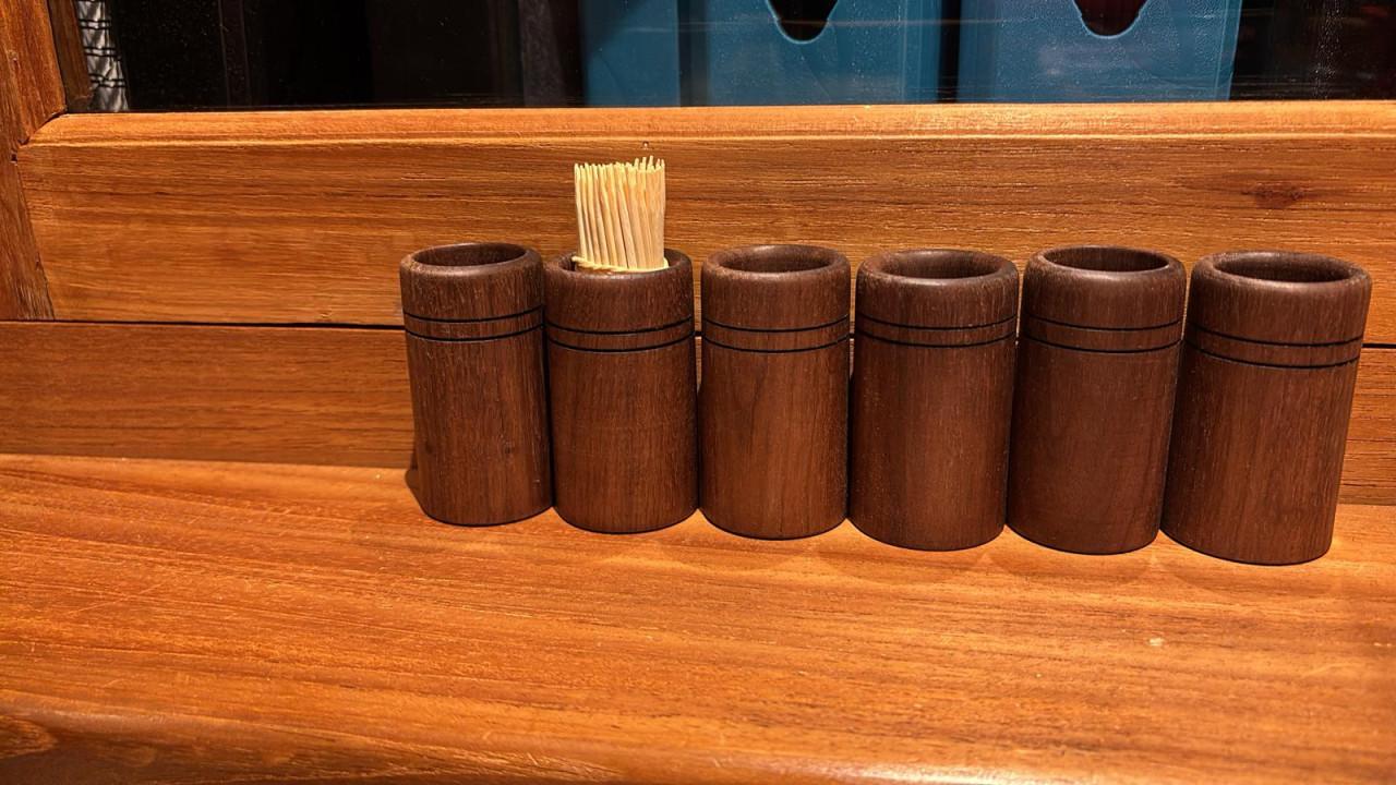 Handgedraaide houten objecten