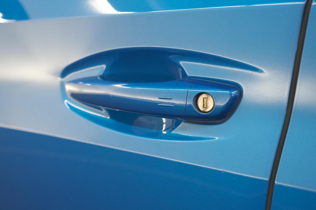Peugeot 208 puretech 100 allure | trekhaak | camera | apple carplay | navig