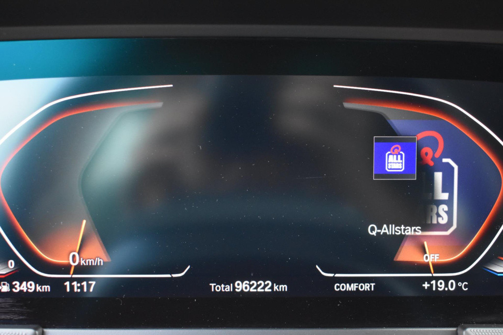 BMW 1 Serie 118i sport line | stoelverwarming | apple carplay | android aut