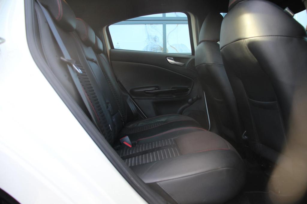 Alfa Romeo Giulietta 1.4 turbo super- sportiva - leer/alcantara - stoelverw