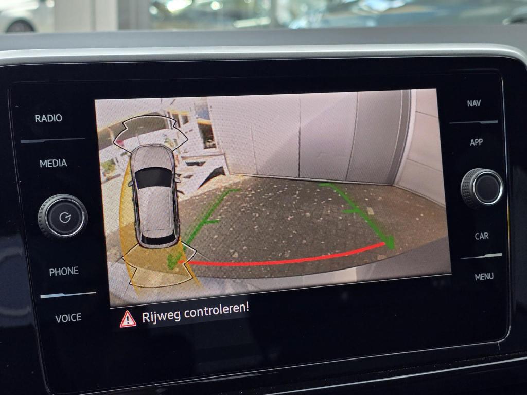 Volkswagen T-roc 1.5 tsi r-line edition virtual cockpit stuur/stoelverwarmi