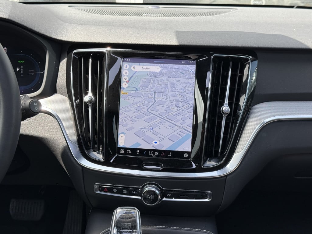 Volvo V60 t6 398pk recharge plus dark| panodak| adap.cruise| trekhaak| cam