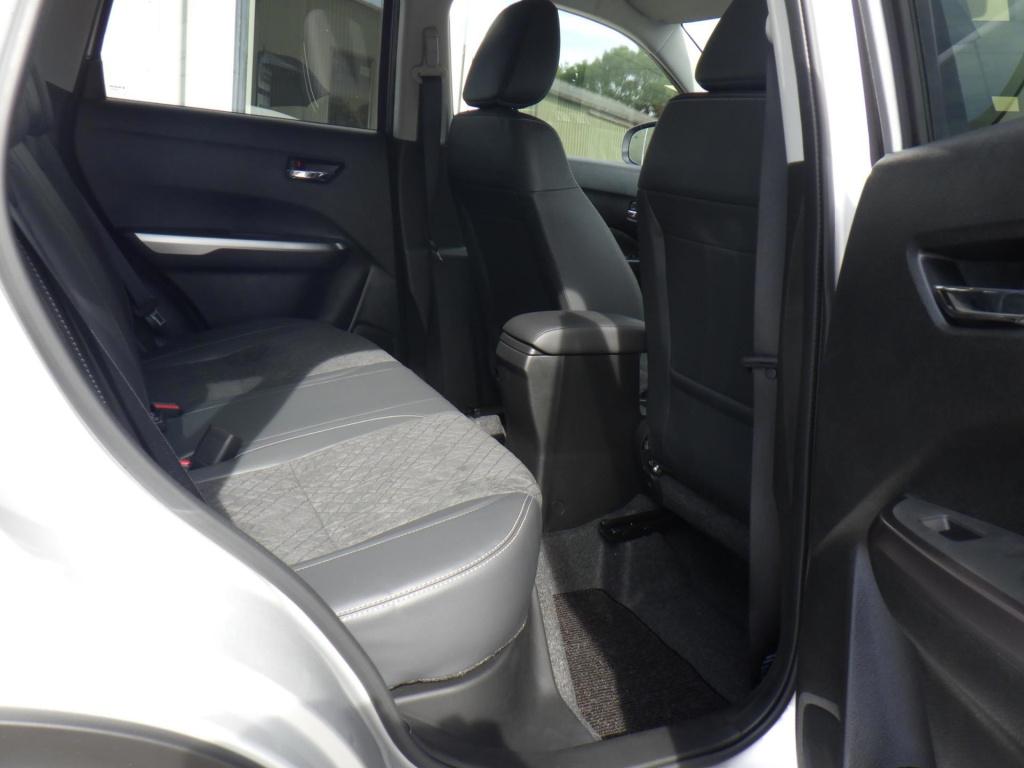 Suzuki Vitara 1.5 hybrid style