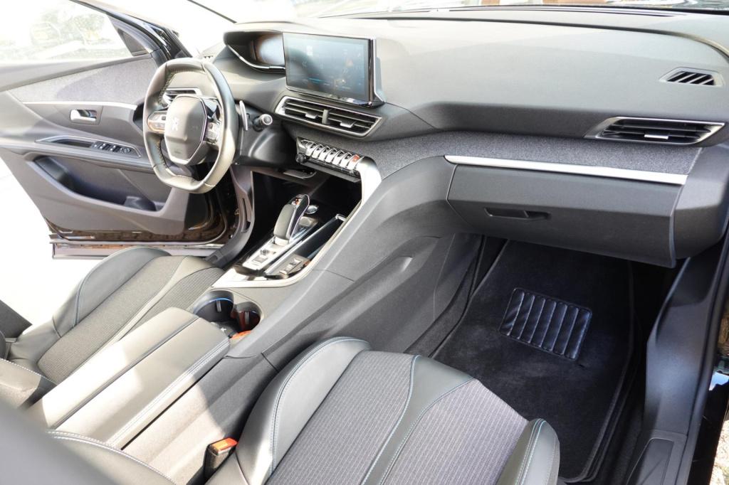 Peugeot 3008 1.6 hybrid 225 allure