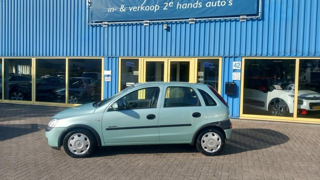 Opel Corsa 1,2 16v Comfort 5deurs bj:2001 apk 7-2027