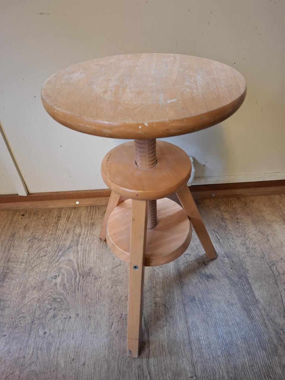 Piano/atelier krukje