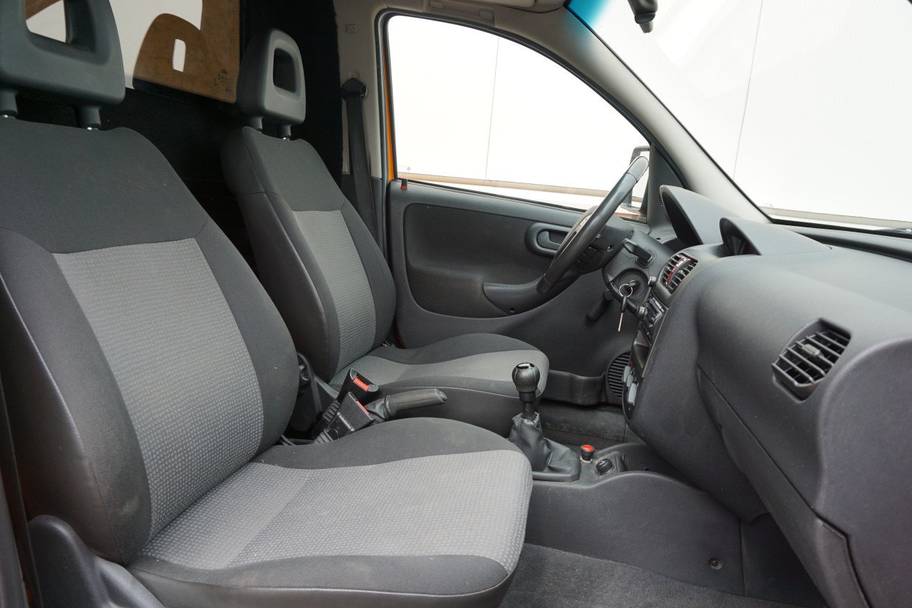 Opel Combo 1.6 Comfort - Nieuwstaat! / Benzine / Marge / Trekhaak / NAP