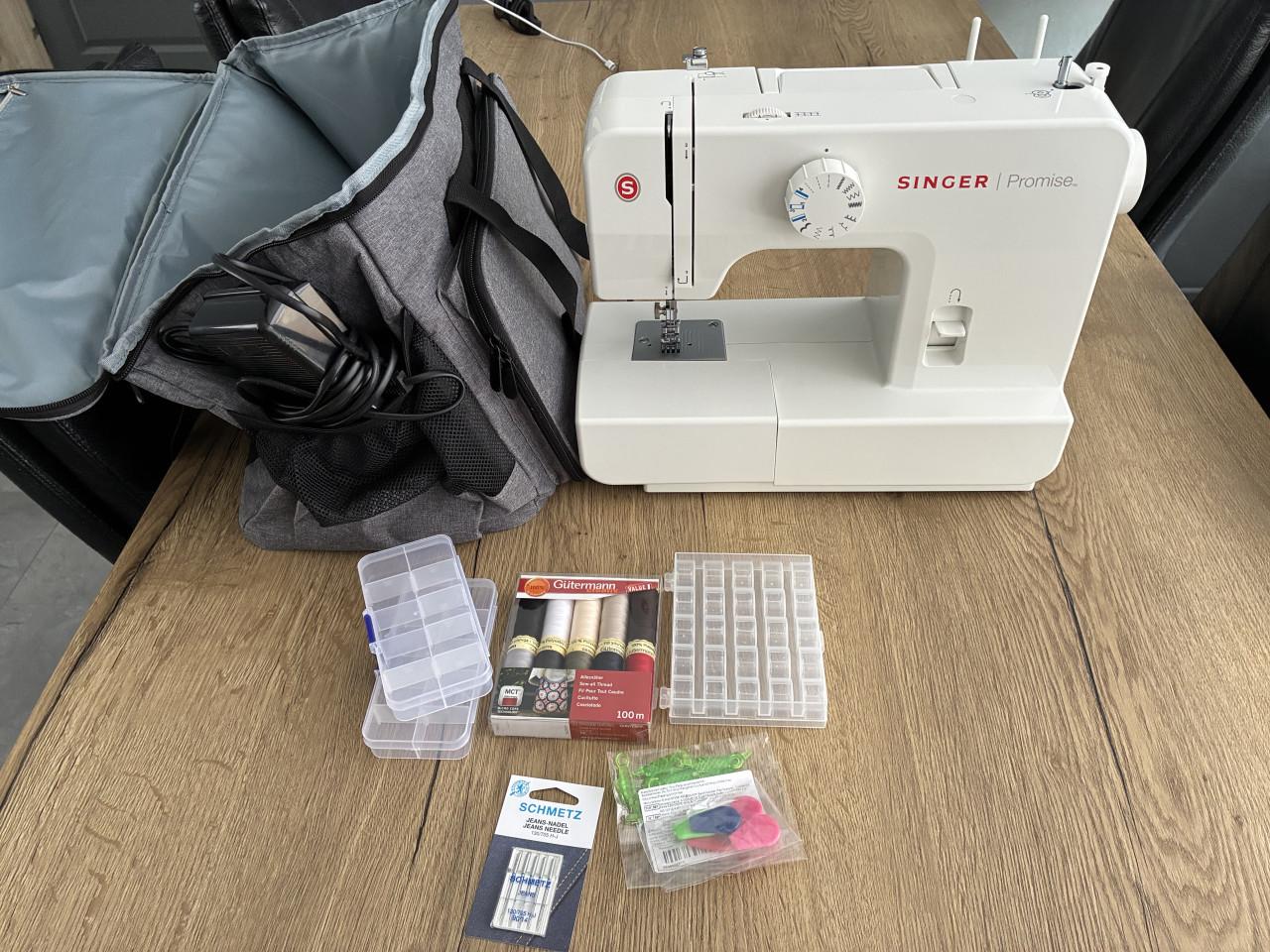 Splinternieuwe naaimachine