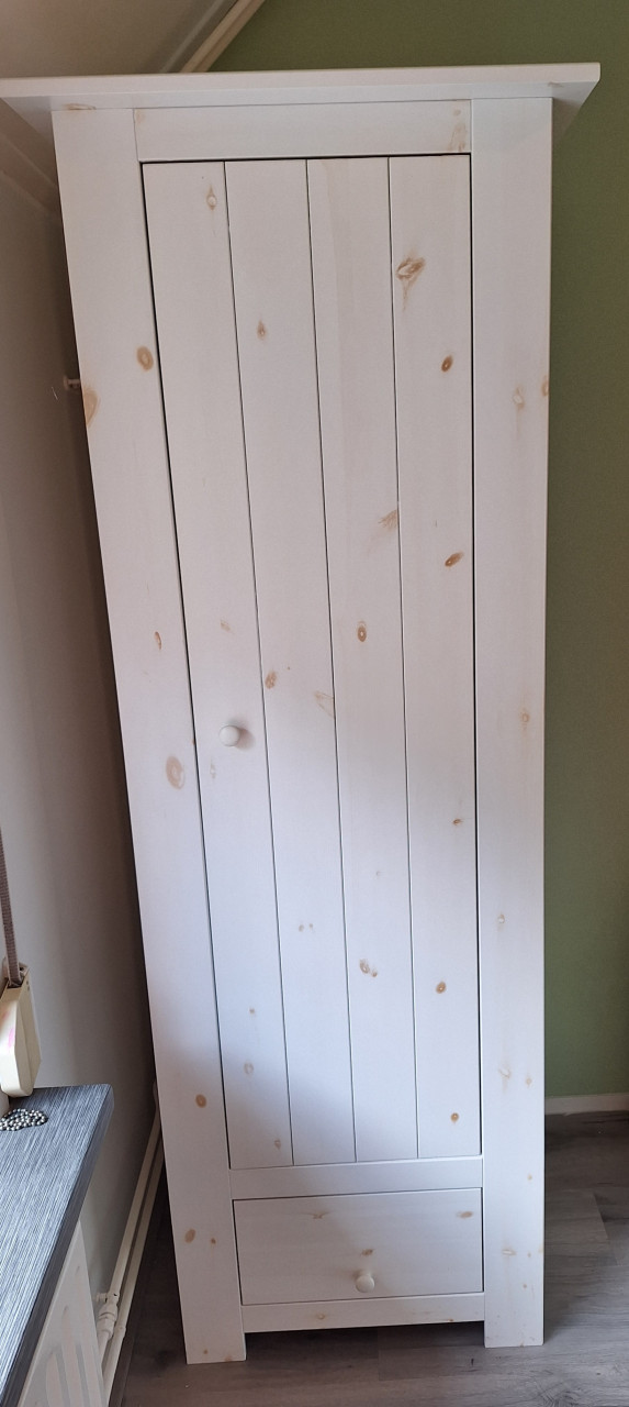 Babykamer commode en kast