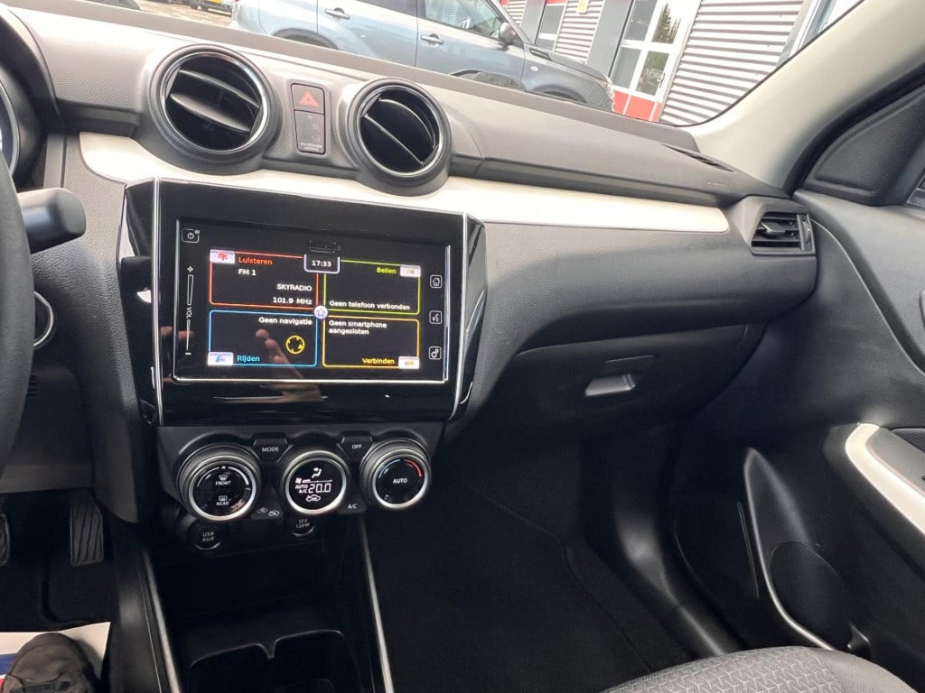 Suzuki Swift 1.0 stijl smart hybrid, camera, carplay enz...