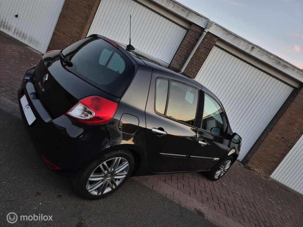 Renault Clio 1.6 dynamique automaat / 5-deurs / airco / cruisecontrol / pan
