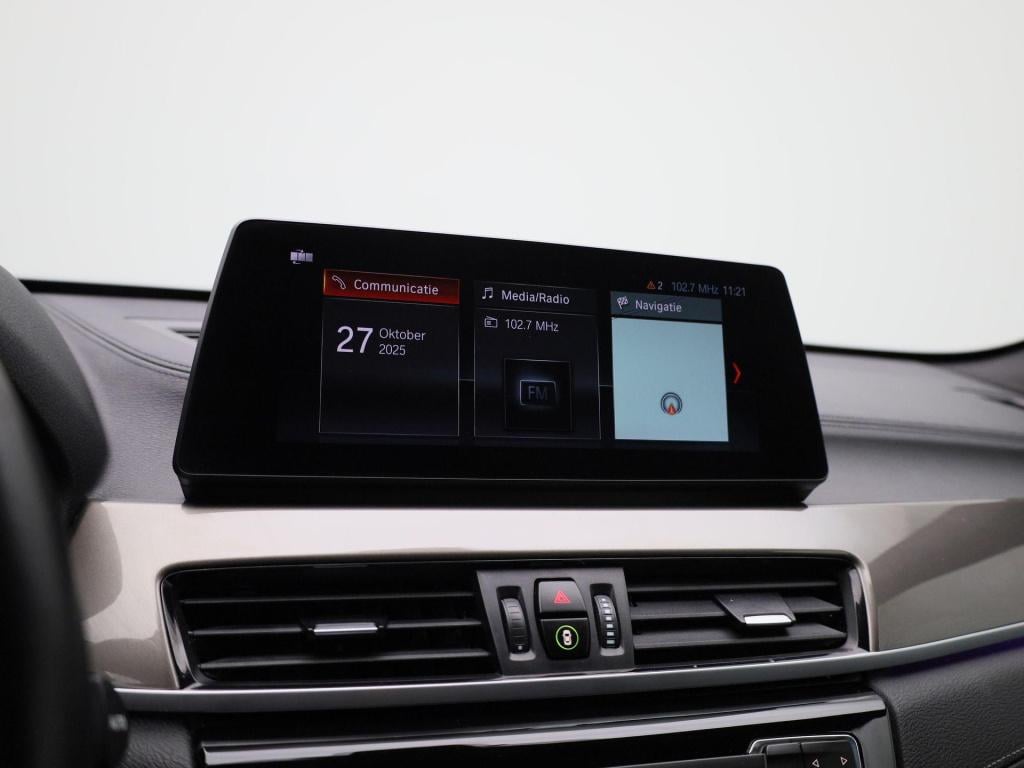 BMW X1 sdrive18i business edition | automaat | navigatie | head-up display