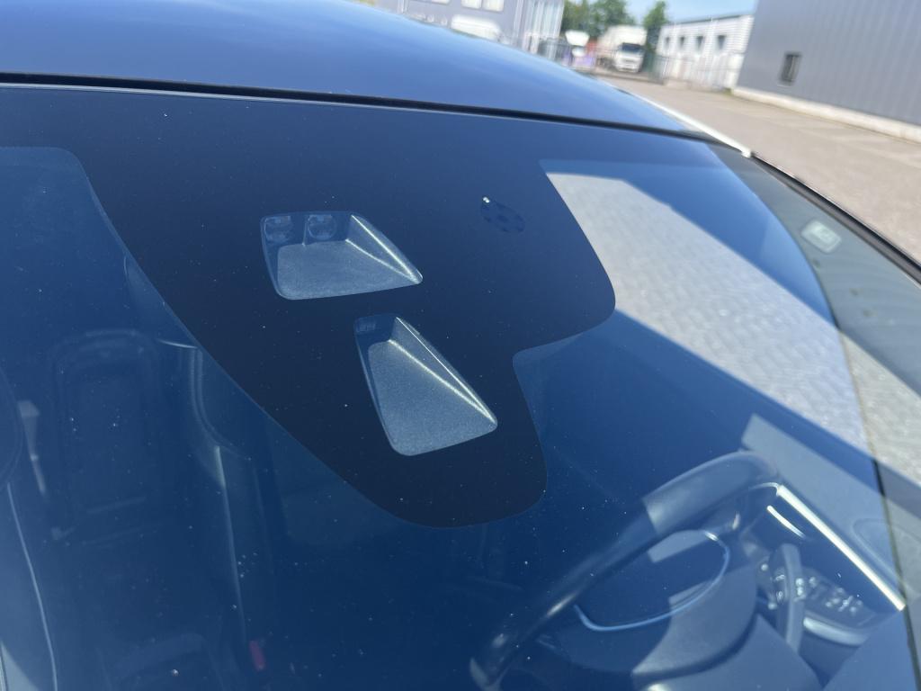 Volvo V40 1.5 t3 polar+ r-design sport pano navi trekhaak automaat