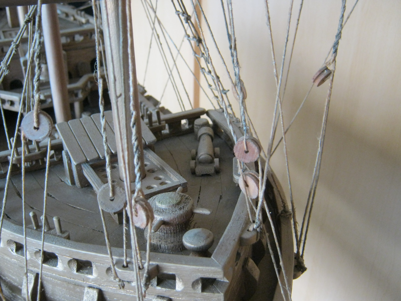 Volledig houten schip.