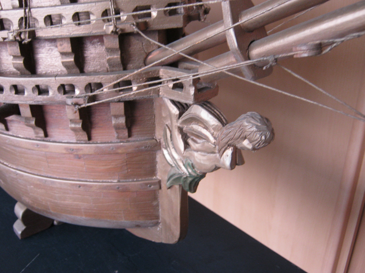Volledig houten schip.
