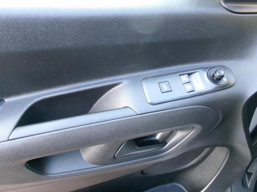 Peugeot Partner 1.5 bluehdi 75 airco, trekhaak, 3-zits