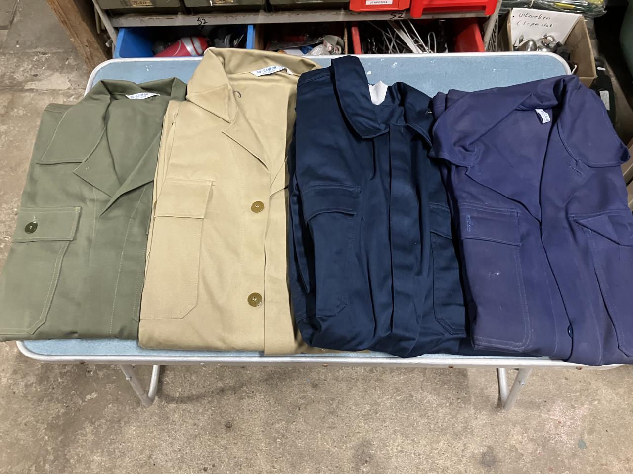 Overalls met knopen of drukknopen meerdere op voorraad!
