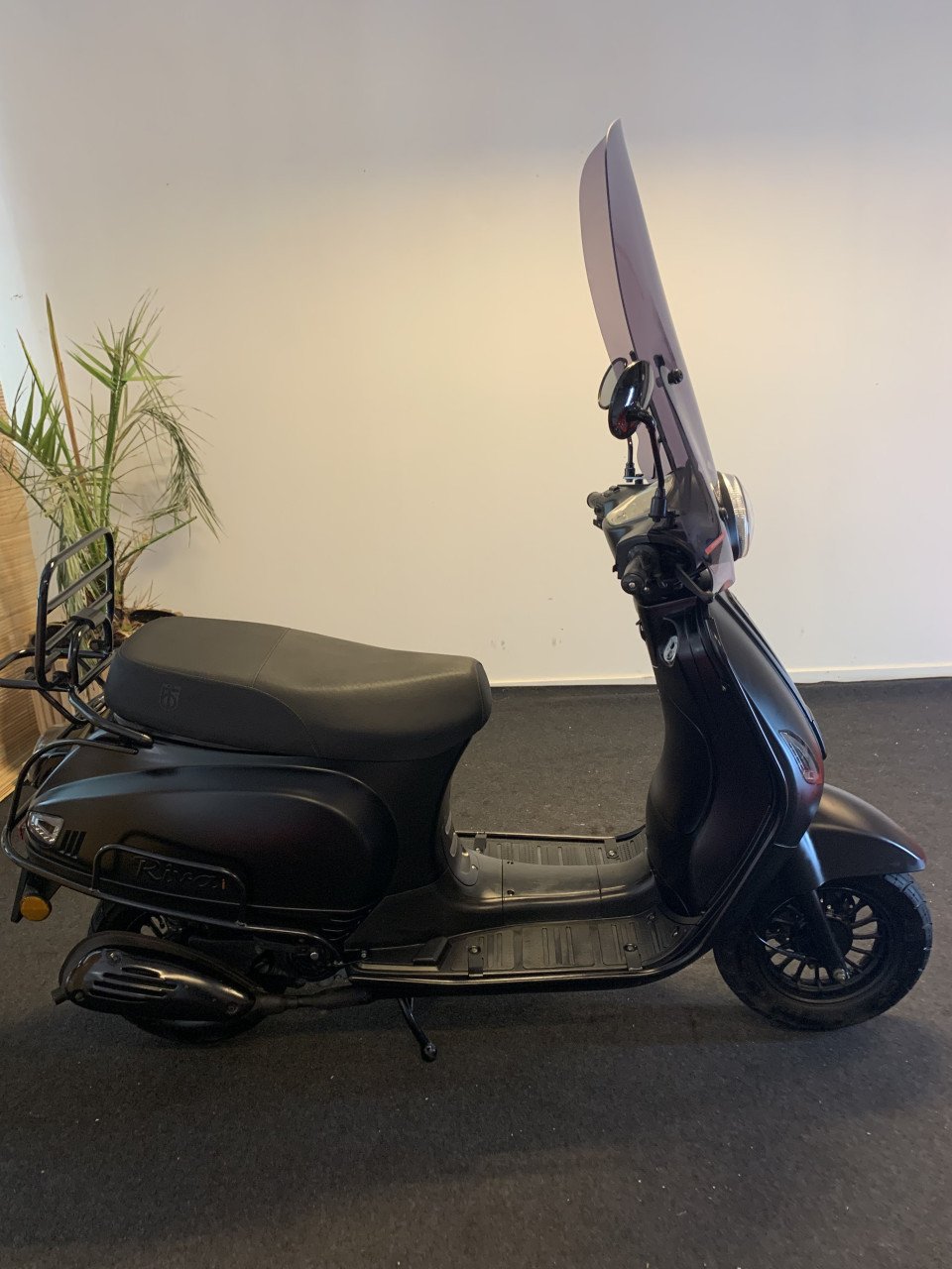 BTC RIVA MET WINDSCHERM NU 695,= RIJKLAAR