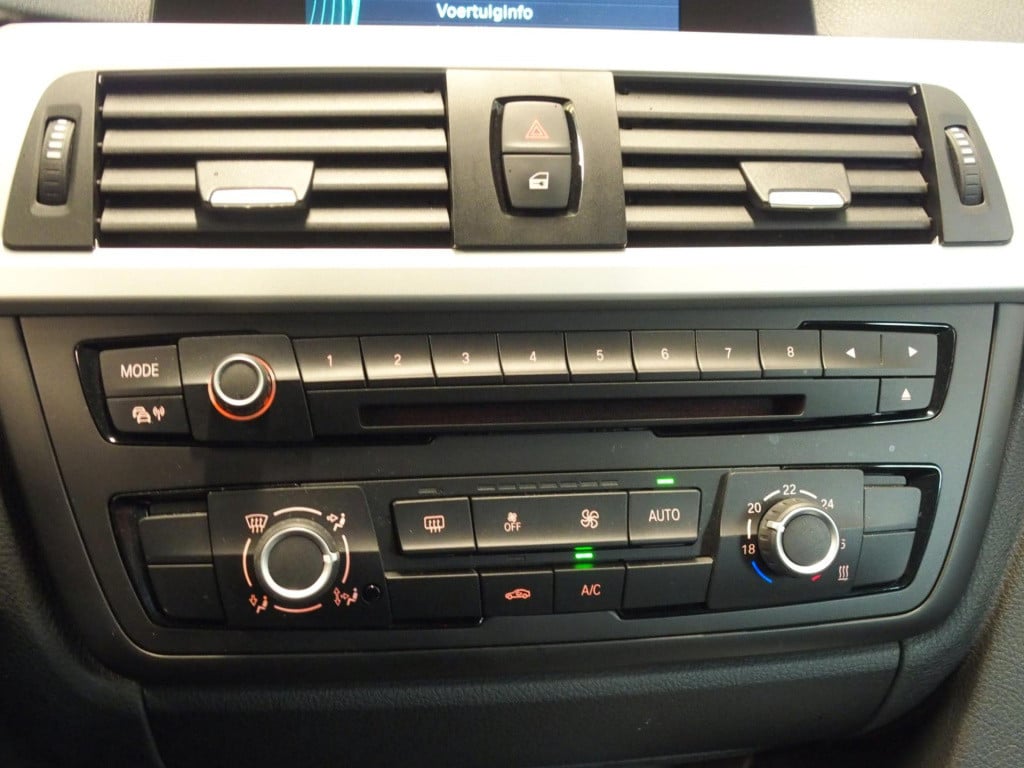 BMW 3-serie touring 320i high executive nl auto, leder, trekhaak