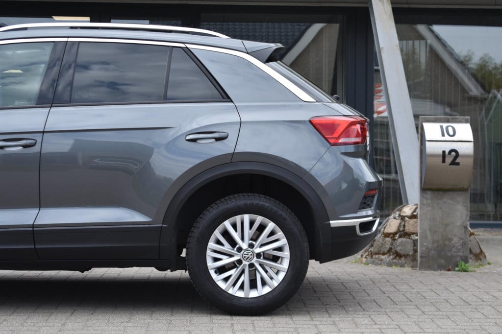 Volkswagen T-roc 1.0 tsi | panoramadak | camera | dealer onderhouden | nap 