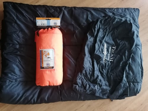 Trail slaapzak zwart + muskietennet