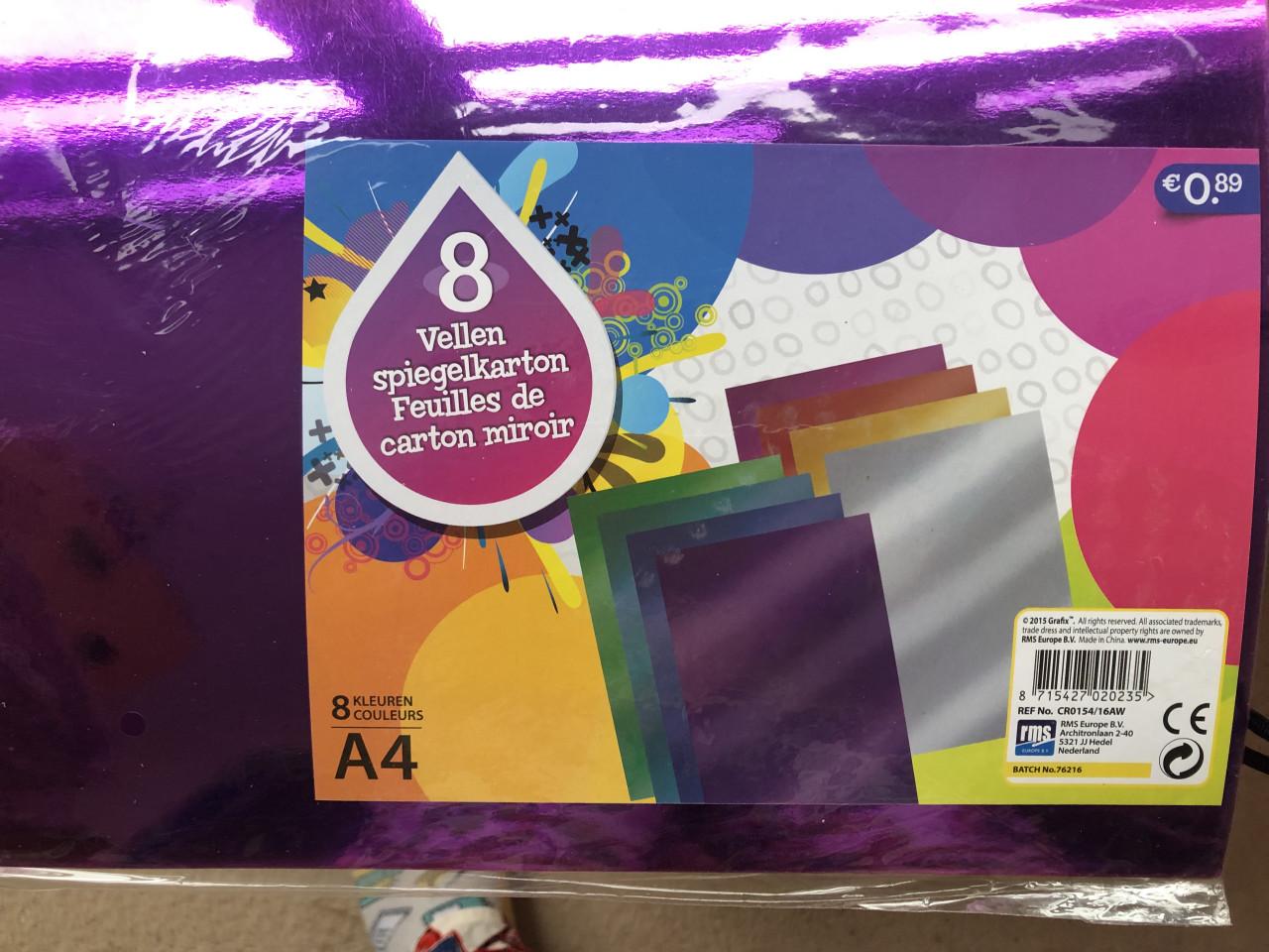 Bijna 100 vullen knutselpapier (soeigelkarton) NIEUW