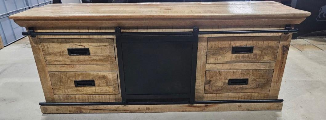 Prachtig mangohouten tv-meubel met afmetingen 140x40x55cm (bxdxh).