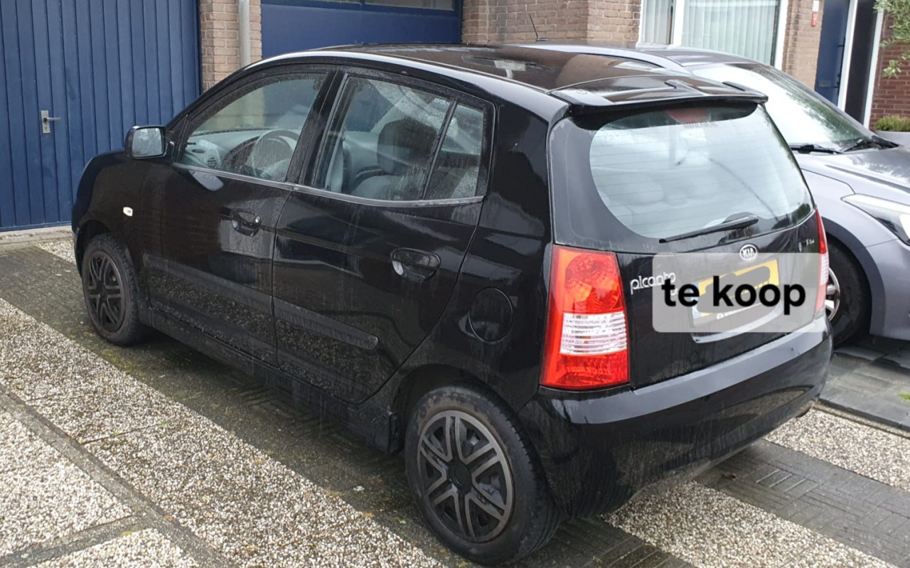 Kia picanto 5 deurs (zwart)