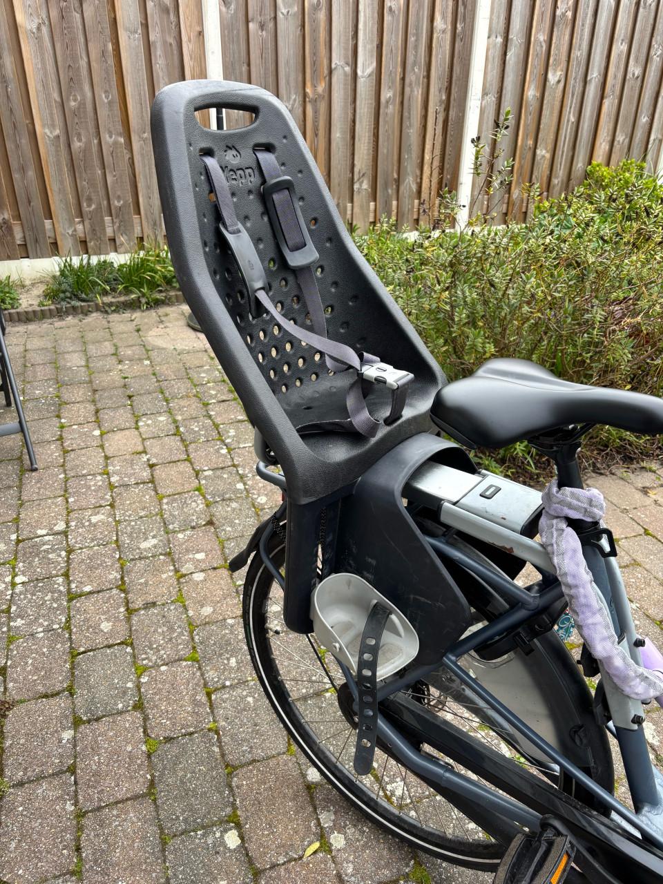 Fietsstoeltje voor achterop merk Yepp