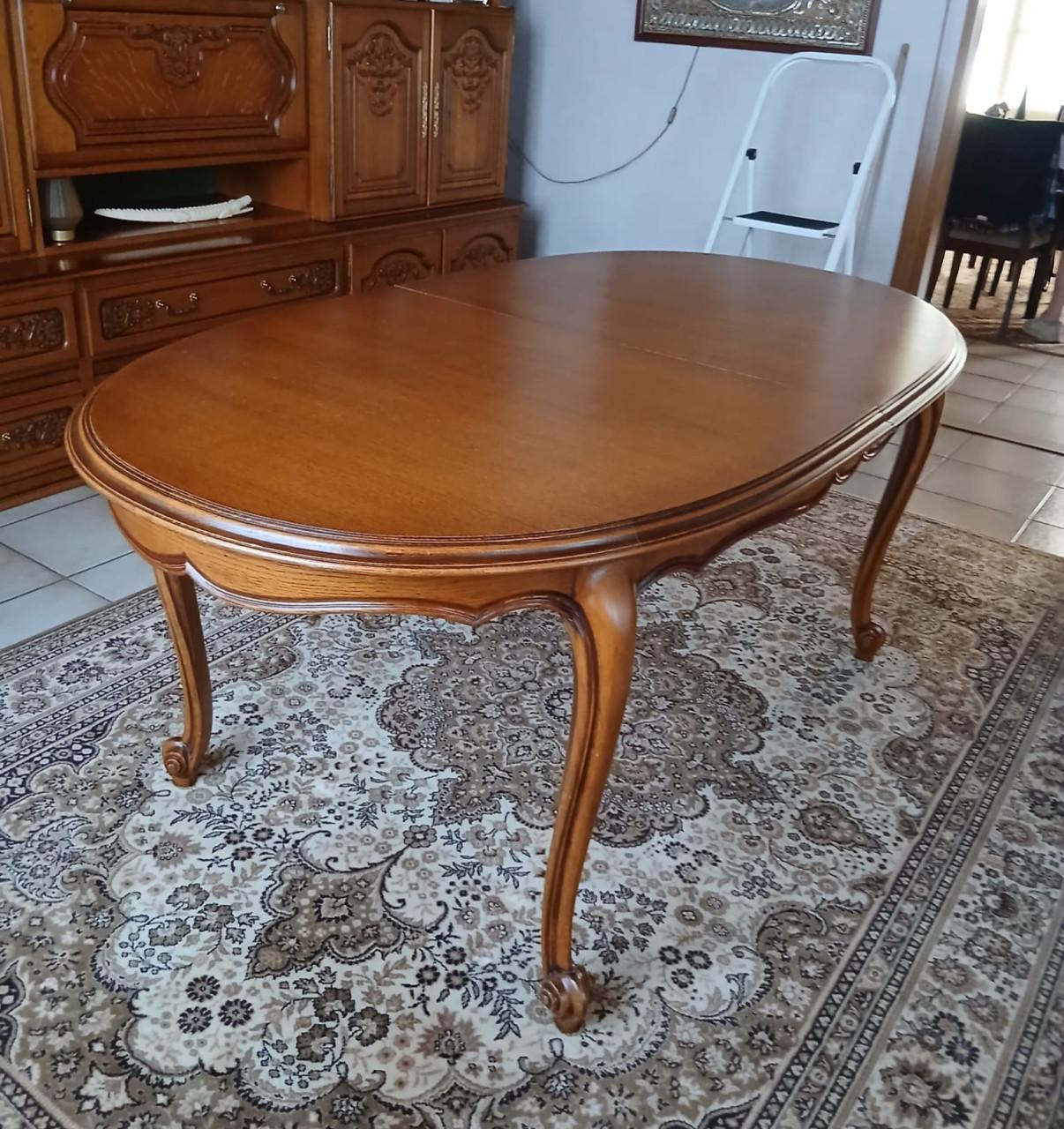 Tafel en 6 stoelen