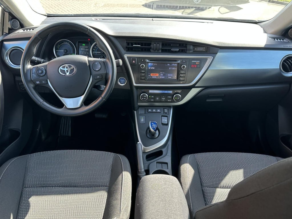 Toyota Auris 1.8 hybrid dynamic