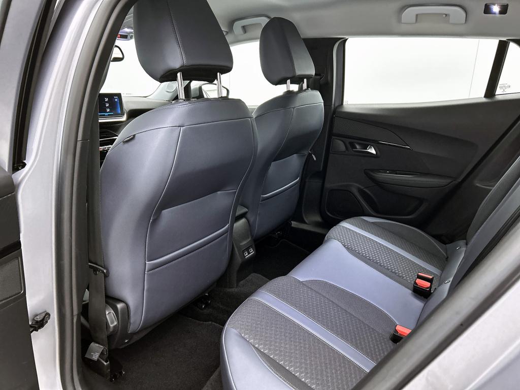 Peugeot 2008 130 pk automaat allure | afneembare trekhaak | achteruitrijcam